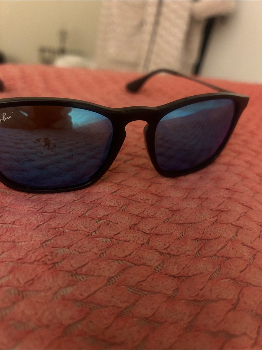 Ray Ban RB4187 601/55 54-18 Unisex Sunglasses